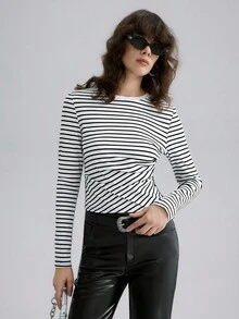 SHEIN ChicEase Camiseta de mujer con parches de encaje, fruncido lateral y ajuste ceñido a rayas - Blanco y Negro - Ver 5