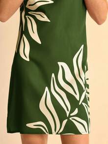 CAJUNI 女式波西米亚热带植物叶印花棕色细肩带迷你连衣裙，图案 - 綠色 - 查看 6