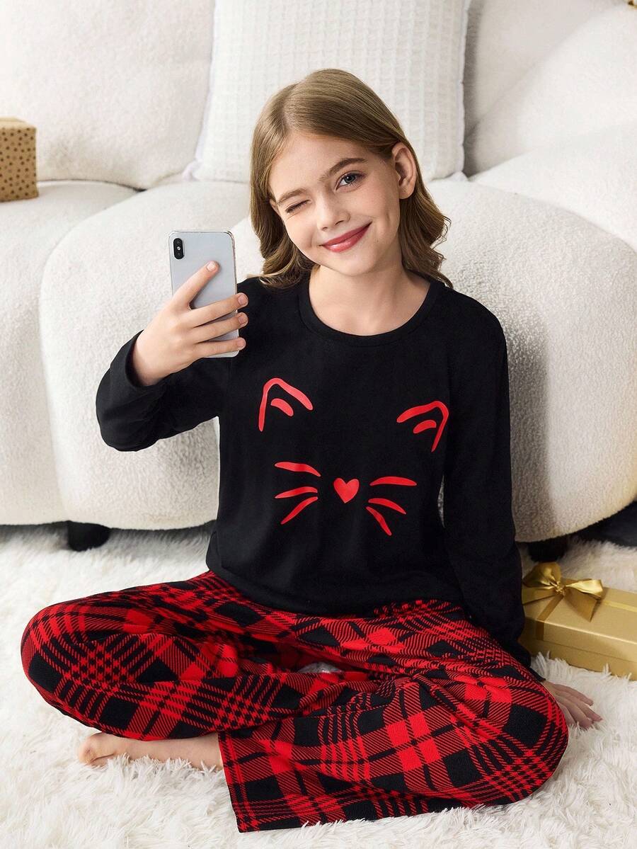 SHEIN 青少年女孩休闲可爱线条卡通印花圆领长袖上衣和格子图案裤子家居服套装,秋冬舒适,适合圣诞节家居服,红色格子家居服 - 紅色 - 查看 1