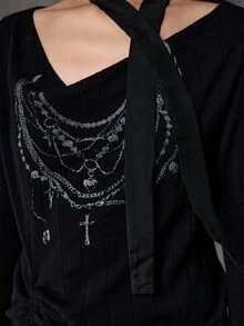 ROMWE Grunge Punk Bloopia Camiseta de manga larga de punto con estampado digital, cuello caído y escote alto, para mujer, estilo coreano casual, rejuvenecedor, para otoño/invierno y Halloween, de alta gama, con collar de perlas