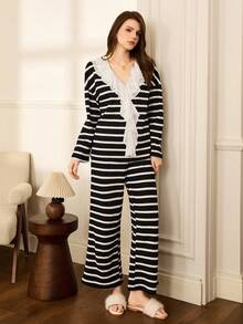 Moireta Reife, lässige, bequeme gestreifte Patchwork-Volant-Blumen-Mode Schwarz & Weiß Damen Pyjama Set, geeignet für Loungewear und Outerwear Damen Pyjama Set Damen Nachtwäsche Set Gestreiftes Pyjama Set Gestreiftes Loungewear Set Damen Loungewear Set, Herbstkleidung - Schwarz und Weiss - Übersicht 3