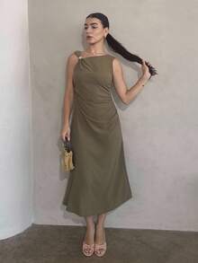 Andrea Bello Sommerkleid ohne Ärmel mit Metallring-Dekor, tailliert gerafft, plissiert, Mini-Länge