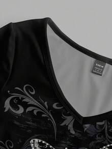 Attitoon 女式 V 领休闲简约百搭修身长袖 T 恤，适合秋冬季，朋克、复古、Y2K 风格，蝴蝶印花 - 白色 - 查看 5