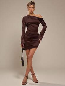 SHEIN BAE Robe mini élégante asymétrique à manches évasées et froncée, en satin de couleur café, pour l'automne/hiver. Robe de demoiselle d'honneur, robe d'anniversaire, robe superposable pour l'automne/hiver, robe de tous les jours, robe pour occasions formelles, robe de vacances - Tabac - Voir 9