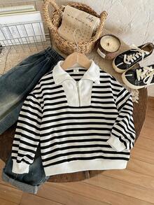 SHEIN 男童黑白条纹半拉链卫衣，保暖舒适，适合户外、上学、日常穿着，秋冬季节适用。