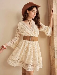 Wildy 女式休闲蕾丝拼布喇叭袖白色度假迷你连衣裙