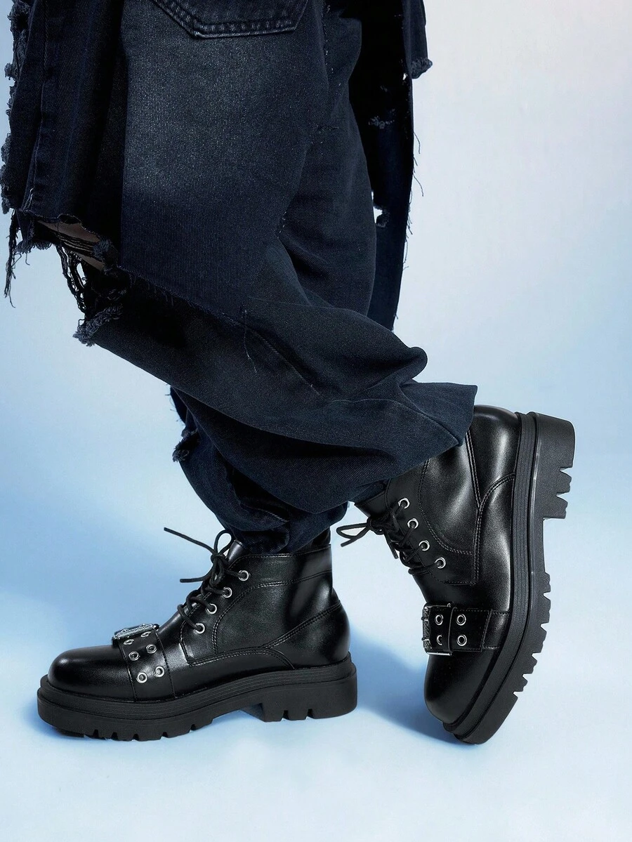 Sugerpunk Botas de tacón grueso con puntera redonda y diseño de hebilla con ojal metálico, estilo gótico para mujer, de piel sintética (PU), color negro, adecuadas para fiestas, uso diario y estilo casual chic - Negro - Ver 1