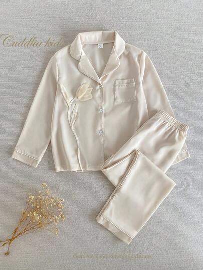 SHEIN 少女3D立体花卉简约香槟色长袖上衣和裤子休闲舒适两件套睡衣套装，女童睡衣套装，纽扣式睡衣套装，适合嘉年华、秋冬季穿着