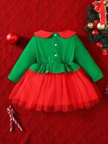 SHEIN Playful Pals Váy cổ Peter Pan in họa tiết Giáng sinh màu xanh lá cây cho bé gái, chất liệu vải tuyn bồng bềnh, dễ thương, là trang phục hàng ngày không thể thiếu cho mùa thu/đông - màu xanh lá - Xem 3