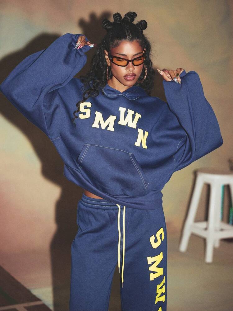 SUMWON WOMEN Sudadera con capucha de estilo universitario oversize, ropa de estar en casa de invierno, sudadera holgada con cordón y estampado de letras SMWN en estilo colegial y universitario, con pantalones a juego