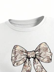 SHEIN ChillGRL 2 件套女童迷彩裤和蝴蝶结印花长袖上衣，服装套装 - 彩色 - 查看 7