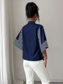 Elenzga 立领数码印花几何线条图案，不对称袖法式优雅衬衫，适合春夏度假 - 藏蓝色 - 查看 2