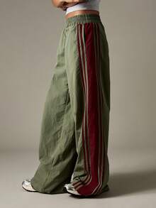 MISSGUIDED Wide Leg Track Pants With Contrast Side Stripe Details For Casual Comfort And Urban Style