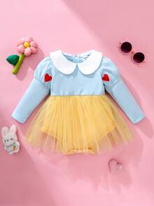 SHEIN Vestido azul para bebé niña con estampado de corazón lindo en las mangas, cuello de Peter Pan blanco, dobladillo de malla amarilla esponjosa, para uso diario