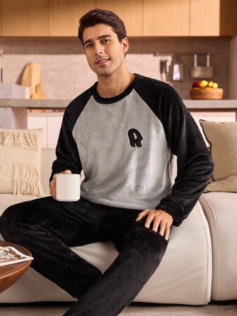 Manfinity Underwear&Sleepwear Basics Men's Contrast Color Patchwork Long Sleeve Top & Pants Fluffy Pajama Set, Fall Winter Clothes, Cozy