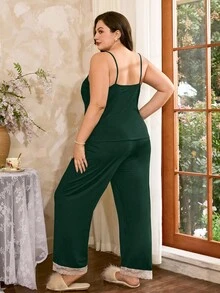 SHEIN Conjunto de ropa de dormir casual para mujer con camiseta sin espalda y ribete de encaje - Verde Oscuro - Ver 2