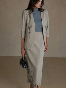 Aveloria Rosie Zarter floraler Stickerei Ausschnitt Strickjacke kombiniert mit minimalistischem besticktem Maxirock 2-teiliges Set für Frauen - Grau - Übersicht 5