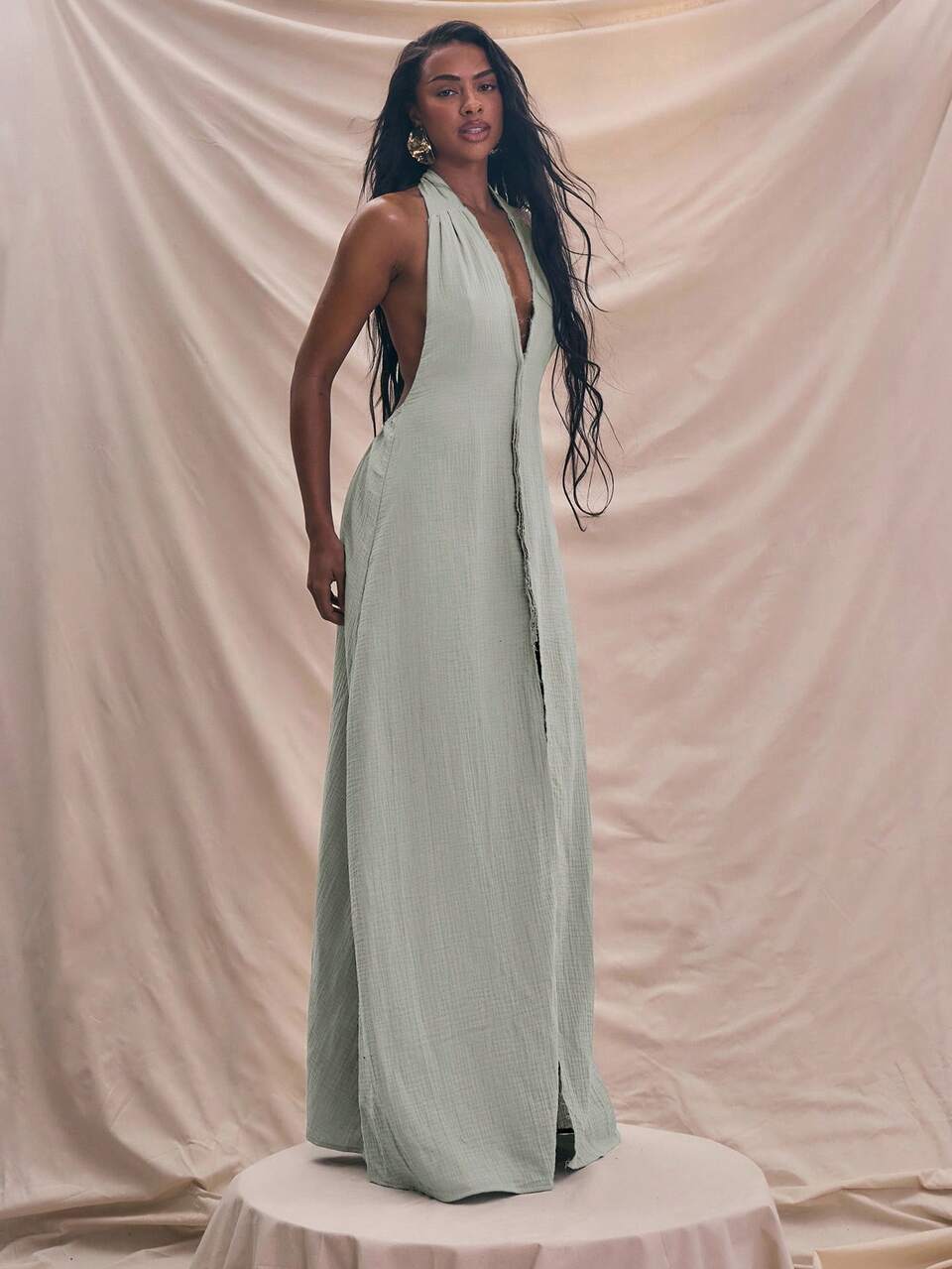 Sukienka maxi z głębokim dekoltem typu halter, głębokim szwem, ekstremalnie wyciętym tyłem, wiosenno-letnia, letnia, na wakacje, na plażę, elegancka, narzutka, słodka, seksowna, na wakacje, w stylu boho na Ibizie, na wesele, na wieczorne wyjście, elegancka, randkowa, jesienno-letnia, długa sukienka