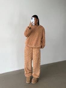 SHEIN Glowzi 少女 2 件套 温暖纹理羊毛宽松休闲连帽衫和运动裤套装，秋季 - 卡其色 - 查看 5