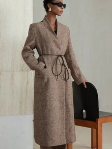 Aveloria Modichic Áo khoác dài cổ chữ V hai màu vải tuýt phối thắt lưng PU trang trí - Nhiều màu - Xem 3