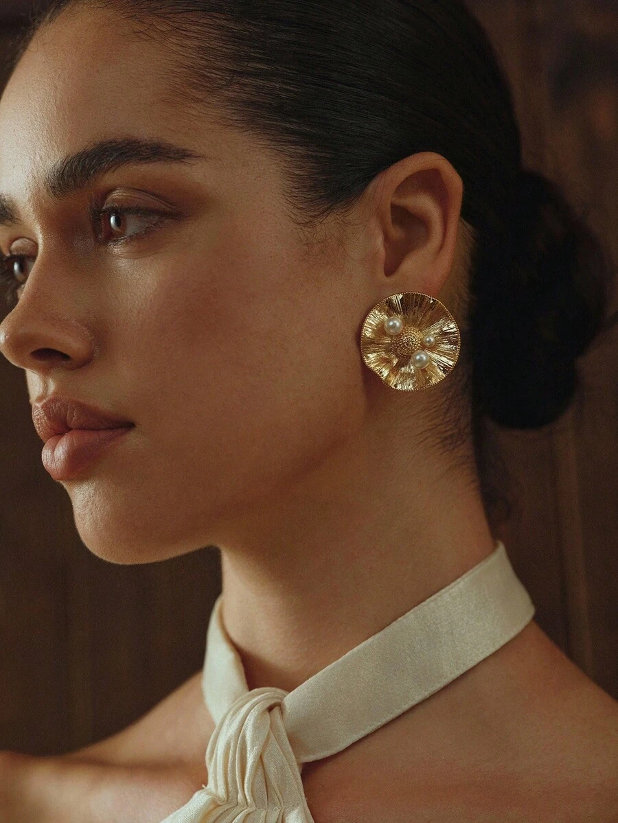 Opalesca 1 对珍珠/珍珠母，纹理，金属/金属饰面，3D 花朵/花卉耳钉，适合工作、休闲、优雅、可爱、奢华、婚礼、节日、度假、露营、Y2K、妈妈、女士、女孩、秋季、冬季、节日、假日、度假、老钱、万圣节 - 金色 - 查看 1