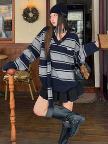 DAZY كنزة صوفية كاجوال بياقة V طويلة الأكمام مزينة بشعار معدني وخطوط متباينة، بتصميم فضفاض وسميك، لطراز الشارع الكاجوال للنساء، مناسبة للخريف والشتاء