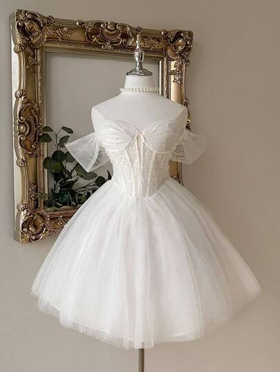 Lovelzi 华丽、优雅、高贵、端庄、青春、白色、亮片面料、网眼缝线、褶皱露肩连衣裙、罩杯款式、半透明、收腰 A 字裙、适合单身派对、婚礼宾客、毕业典礼、度假、舞会、新娘送礼会（搭配裙撑）、小白裙、新娘