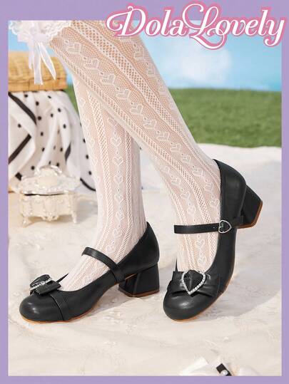 Dola Lovely 女士圆头蝴蝶结装饰玛丽珍鞋，搭扣闭合粗跟白色浅口鞋，时尚百搭