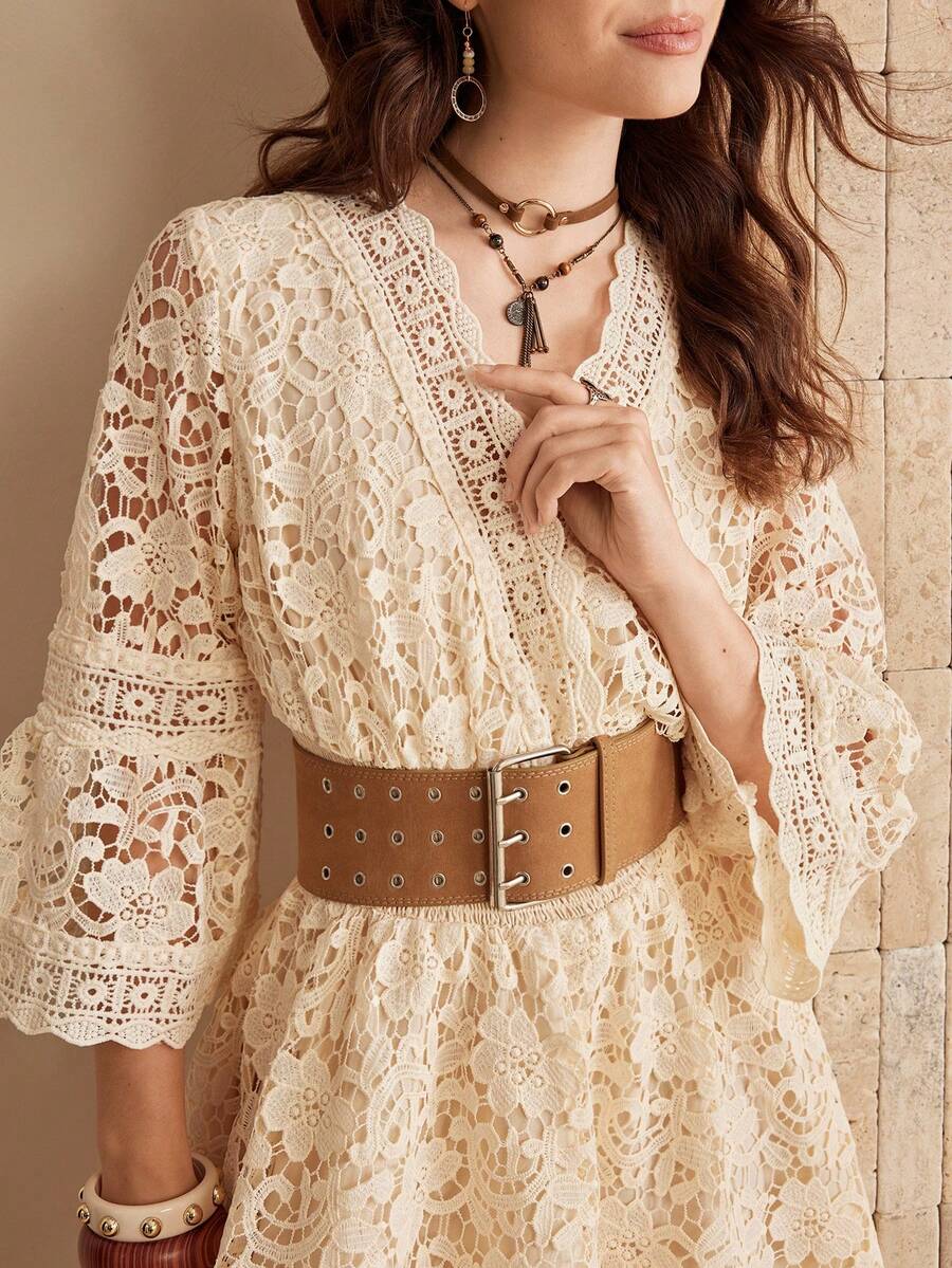 Wildy 女式休闲蕾丝拼布喇叭袖白色度假迷你连衣裙