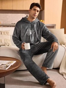 SHEIN Conjunto de ropa de estar en casa con estampado minimalista, compuesto por top con capucha y pantalones para hombre, ropa de otoño e invierno, esponjoso y acogedor - Gris Oscuro - Ver 5