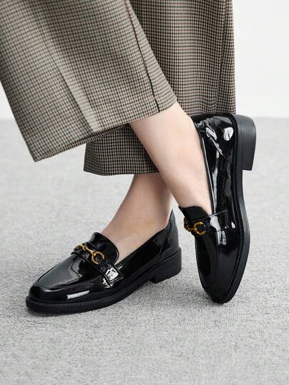 CUCCOO BIZCHIC CUCCOO 女士金属装饰休闲平底乐福鞋