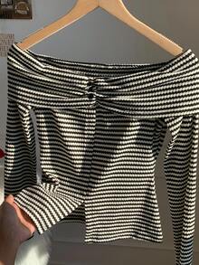 Comfortcana Áo thun nữ dài tay trễ vai kẻ sọc xếp nếp thường ngày - Đen và trắng - Xem 3