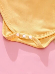 SHEIN Vestido azul para bebé niña con estampado de corazón lindo en las mangas, cuello de Peter Pan blanco, dobladillo de malla amarilla esponjosa, para uso diario