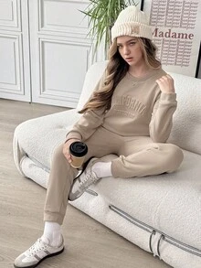 Sparklyn 青少年女孩 2 件套休闲通勤百搭 3D 字母运动衫和运动裤套装