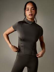 MISSGUIDED Active Workout Two Piece Set High Neck Short Sleeve Top And High Rise 7/8 Length Leggings Sculpting Fitness Training Yoga Wear Compression Set - Grey - View 3