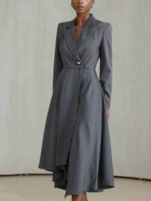 Aveloria Modichic 高级通勤优雅经典条纹不对称金属扣圆领不对称下摆腰部合身女式长袖西装外套 - 深灰色 - 查看 4