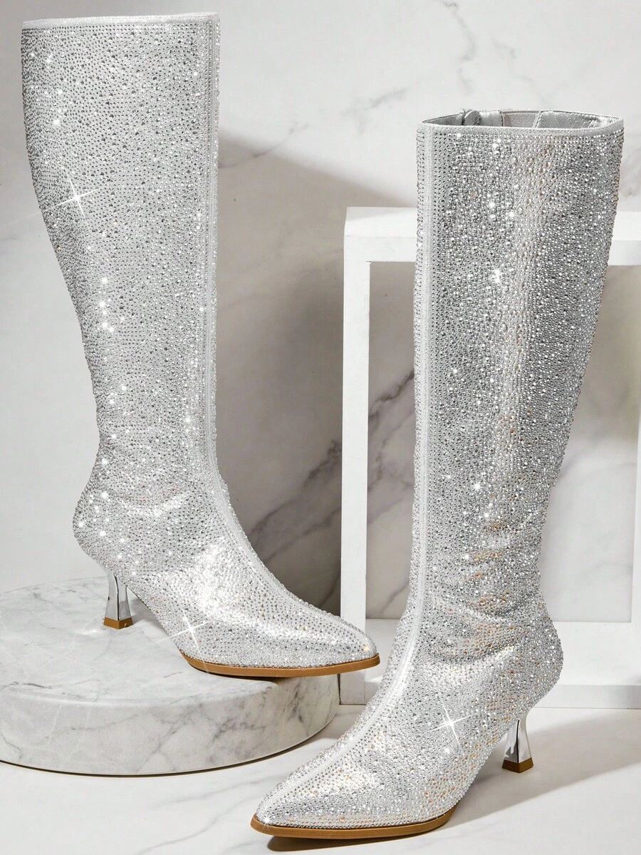 SHUZIA Giày bốt cao gót hở mũi đính đá lấp lánh 2 inch dành cho nữ của Vegas Vibes – Giày bốt lấp lánh cho tiệc tùng, hòa nhạc, đêm tiệc của các cô gái và lễ hội - Bạc - Xem 1