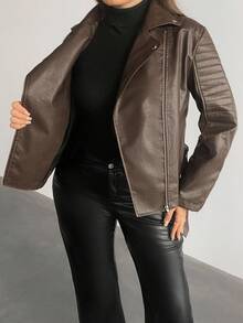 SHEIN Privé Elegante, lässige, personalisierte Blazer mit Langarm, Revers, Tasche und geprägtem PU-Leder für große Größen, geeignet für Urlaub, Neujahr, Party, elegante Bürokleidung. Braune Motorradjacke für Frauen, braune Lederjacke für Frauen, Motorradjacke in Große Größen, braune Jacke in Große Größen, Lederjacke in Große Größen für Herbst/Winter, braune Fake-Lederjacke, braune Jacke für Damen, Damenbekleidung - Braun - Übersicht 5