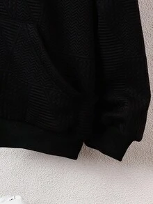 一件男童针织纹理面料内衬抓绒外套，保暖舒适，休闲百搭，适合秋冬季、开学季和圣诞节等场合。