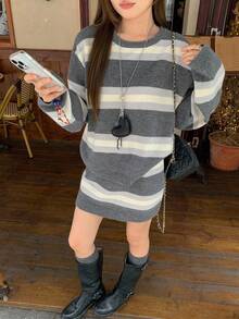 DAZY 撞色条纹宽松圆领长袖毛衣和迷你裙休闲街头服饰厚款两件套女士秋冬 - 灰色 - 查看 1