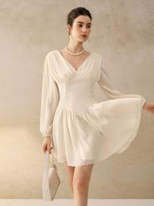 Cévolie 休闲优雅荷叶边V领泡泡袖连衣裙