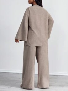 SHEIN PETITE CURVE 大码女式休闲两件套前系带长袖上衣和裤子套装，纯色牛仔蓝色大码女式两件套海滩装，适合女士商务休闲装 - 摩卡棕 - 查看 2