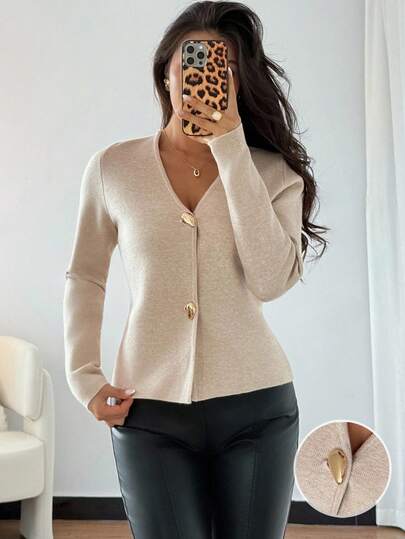 Rafferiza Women's Simple Daily Deep V-Neck Straight Shoulder Long Sleeve Asymmetrical Metal Buckle Decorative Buckle Knitted Cardigan Women's Apricot Sweater Knitted Cardigan Long Sleeve Winter Commuting Elegant And SimpleWomen's Autumn Clothingautumn Fall Clothes For Women Fall Autumn Clothes Fall Outfits For Women Autumn Outfits For Women Fall Clothes Autumn Women Fall Women Clothes Autumn Clothing Elegant Fashionable Casual Commuting Business Office Daily Leisure All-Match Temperament Urban Teacher Professional Attire