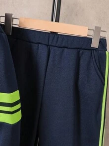 SHEIN 2 件套青少年男孩花卉灰色运动休闲夹克和裤子，套装 - 黑色 - 查看 4