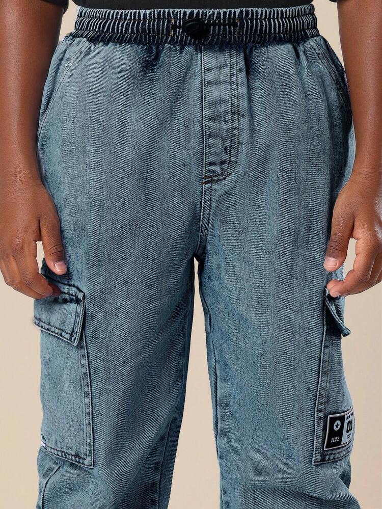 Straight Fit Cargo Jeans With Utility Pockets