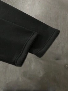 Manfinity Roghcode Herren Mode schwarze Strick Jacke mit Strass Spinnen Grafik, Kragen und Reißverschluss, Y2K Gothic Streetwear für Herbst & Winter, perfekt für Halloween & Schulanfang, ideales Geschenk für den Freund - Schwarz - Übersicht 4