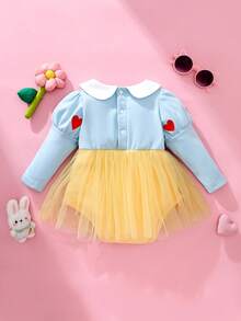 SHEIN Vestido azul para bebé niña con estampado de corazón lindo en las mangas, cuello de Peter Pan blanco, dobladillo de malla amarilla esponjosa, para uso diario