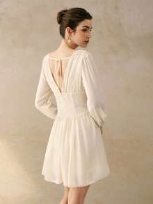 Cévolie 休闲优雅荷叶边V领泡泡袖连衣裙