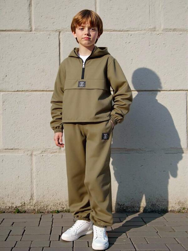 Traje casual para meninos, elegante e versátil, conjunto de blusa e calça verde militar, logo preto, adequado para outono/inverno, atividades ao ar livre, uso em casa e na escola, pode ser combinado com camiseta e leggings