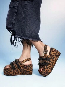 Sugerpunk 女士金属扣豹纹图案罗马凉鞋，圆头厚底坡跟高跟罗马凉鞋，PU 材质，黑色凉鞋，适合拍摄毕业照和休闲穿着 - 棕色 - 查看 4